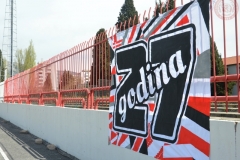 27 godina