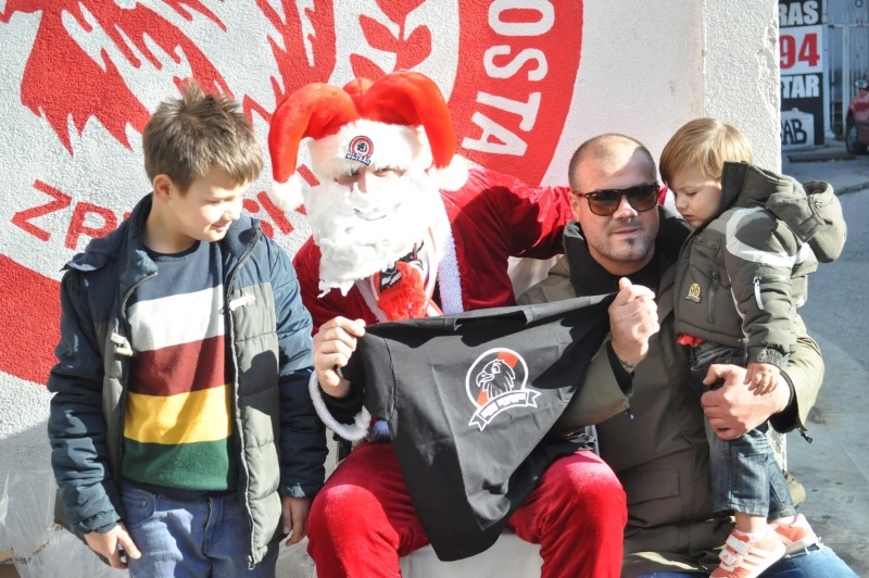 KN Ultras-Zrinjski Djed Božićnjak (40).JPG